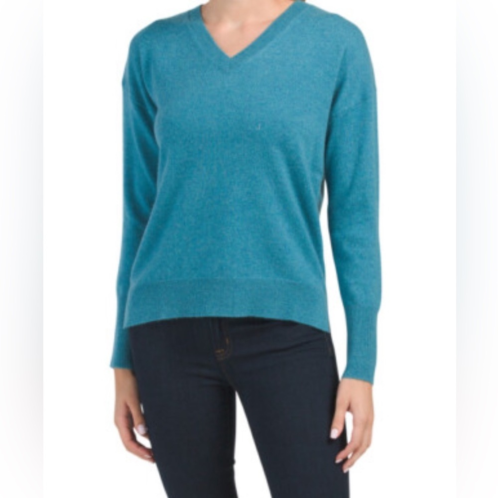 Tahari 2-ply Cashmere Blue V-Neck Sweater